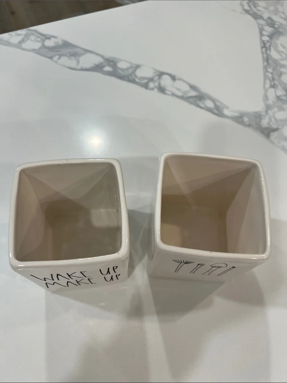 Rae Dunn 💄💋 Make up Holder.